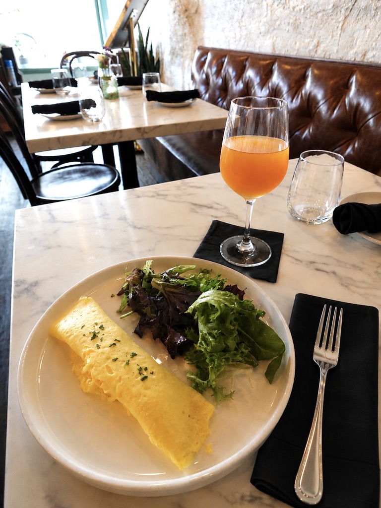 Weekend brunch omelet and mimosa at Estelle's Oxford